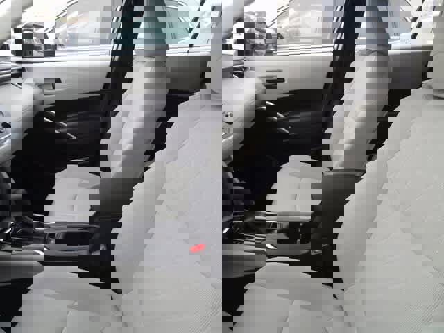 Used 2023 Toyota Corolla Cross L image 8