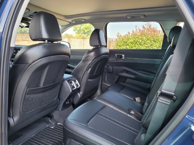 New 2026 Kia Sorento S w/ S Panoramic Sunroof Package FWD image 7