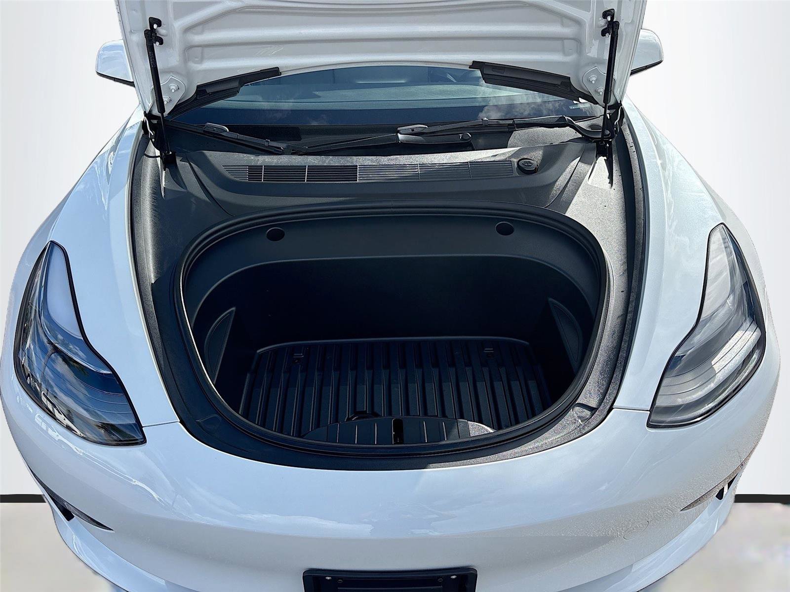 Used 2023 Tesla Model 3 Standard Range image 31