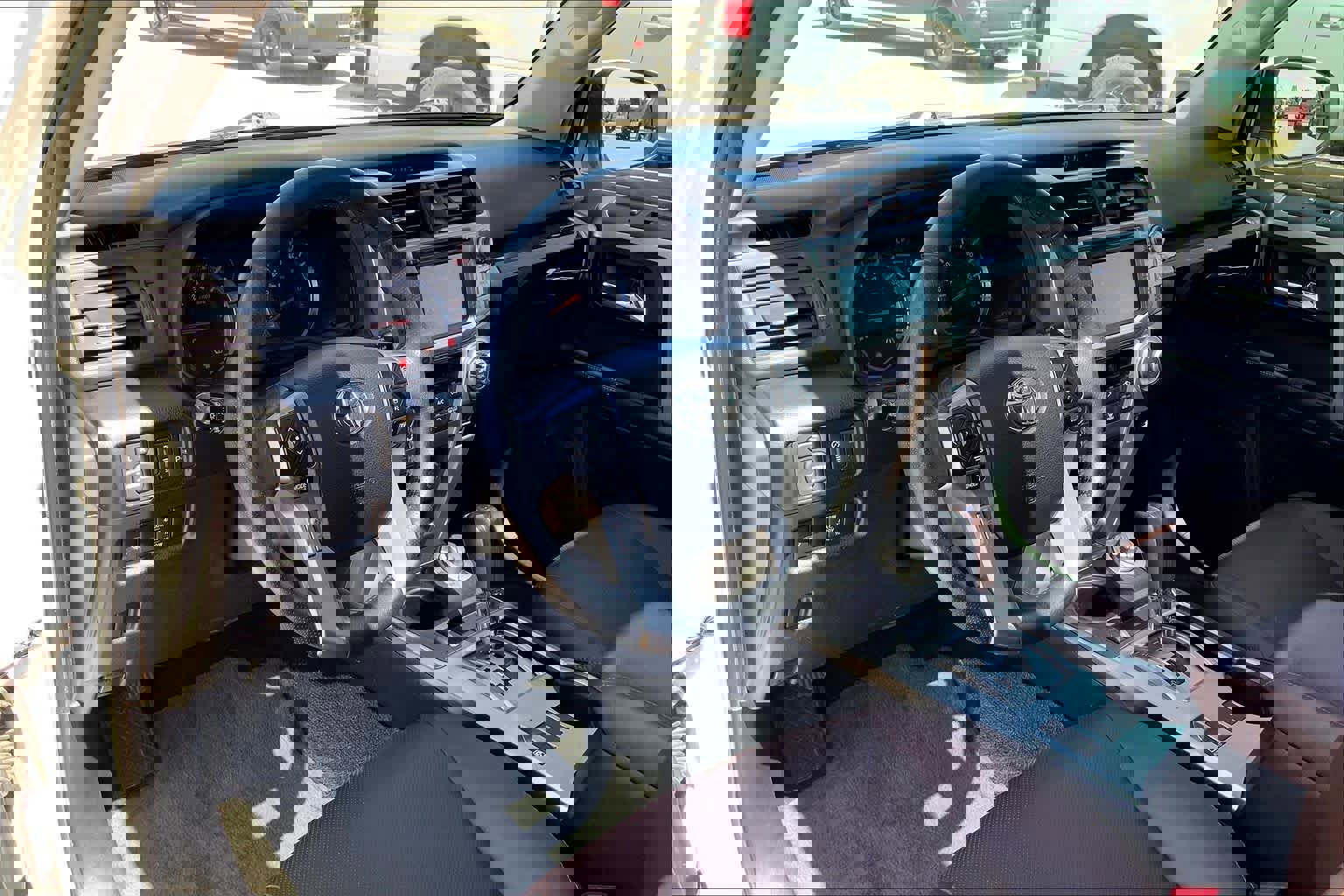 Used 2017 Toyota 4Runner Limited image 18