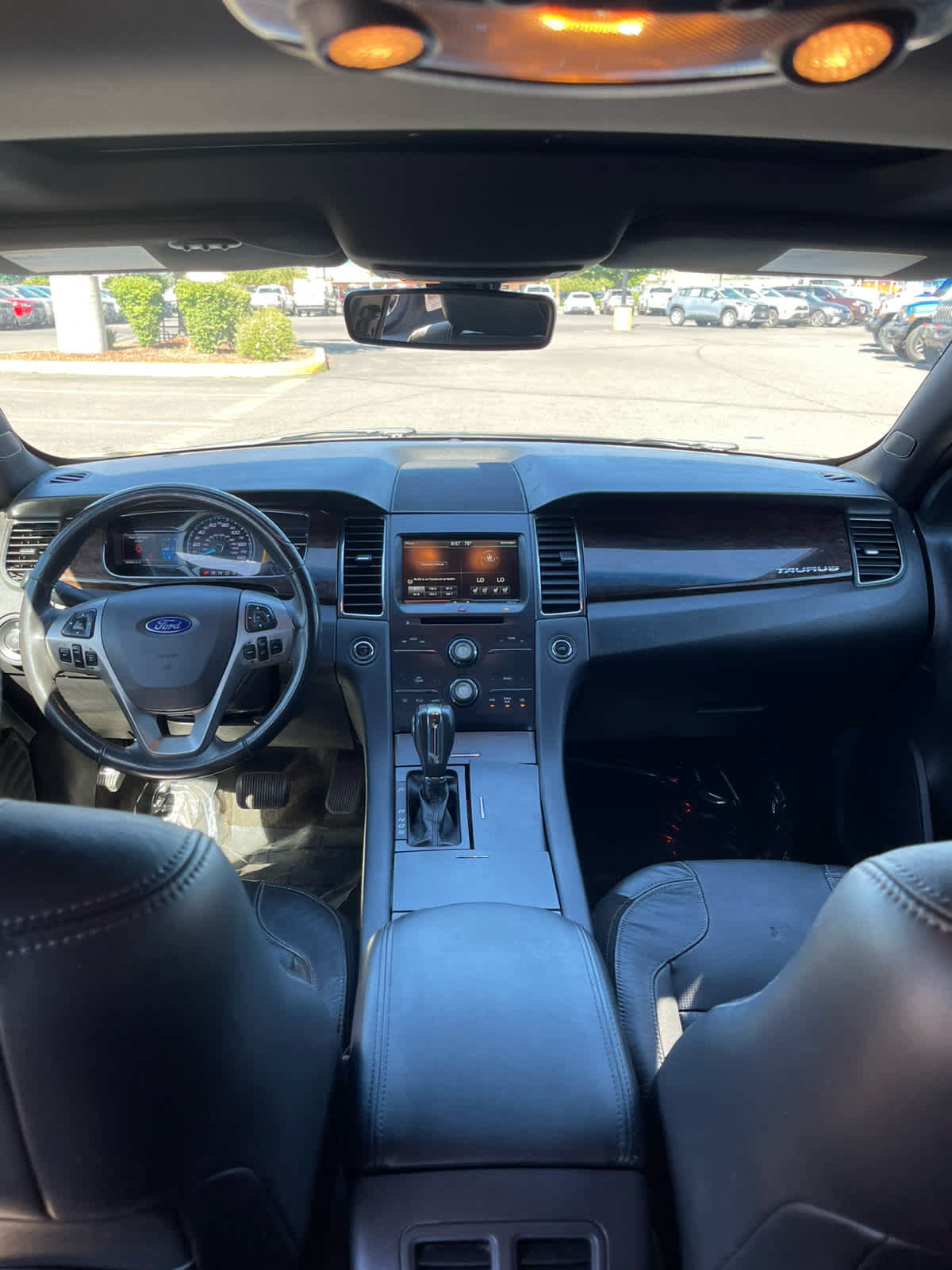 Used 2015 Ford Taurus Limited FWD image 13