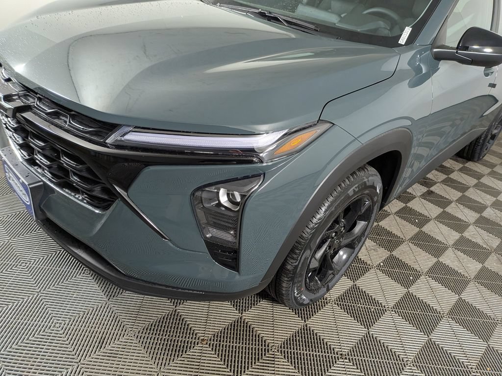 New 2026 Chevrolet Trax LT w/ Driver Confidence Package FWD image 11