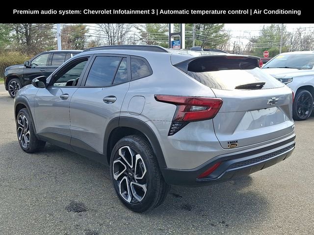 Used 2024 Chevrolet Trax RS w/ Driver Confidence Package image 5