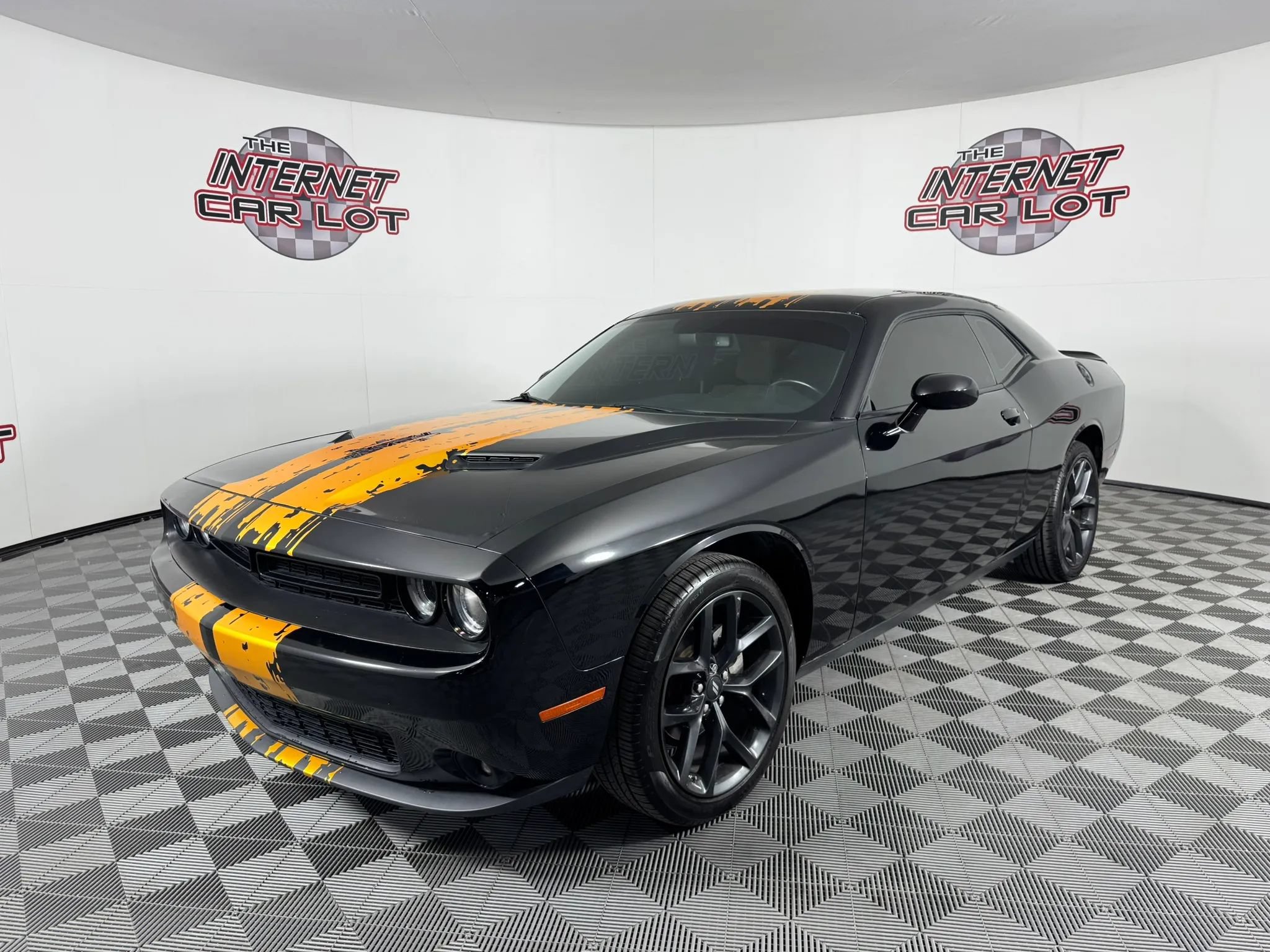 Used 2022 Dodge Challenger SXT w/ Blacktop Package RWD image 3