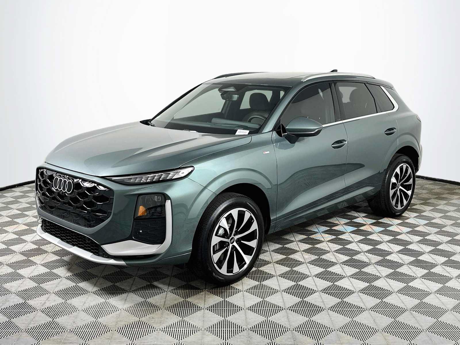 New 2026 Audi Q3 quattro 2.0T AWD/4WD image 3