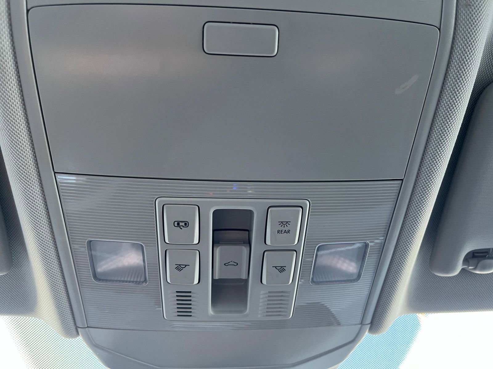 Used 2025 Volkswagen Jetta SE image 23