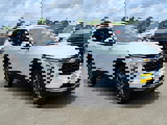 New 2026 Chevrolet Trax LT image 3