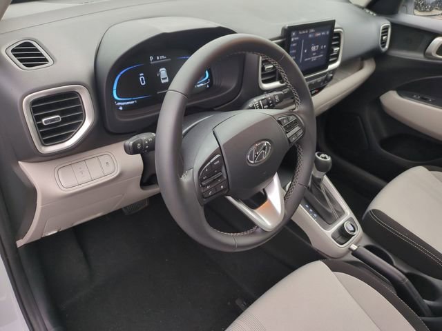 Certified 2025 Hyundai Venue SEL image 7