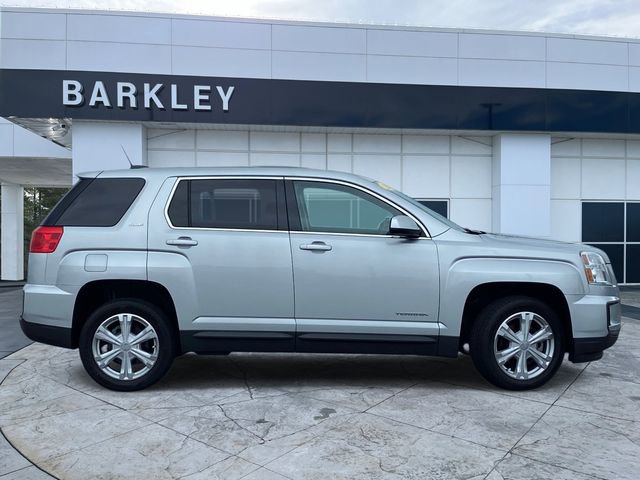 Used 2017 GMC Terrain SLE FWD image 2
