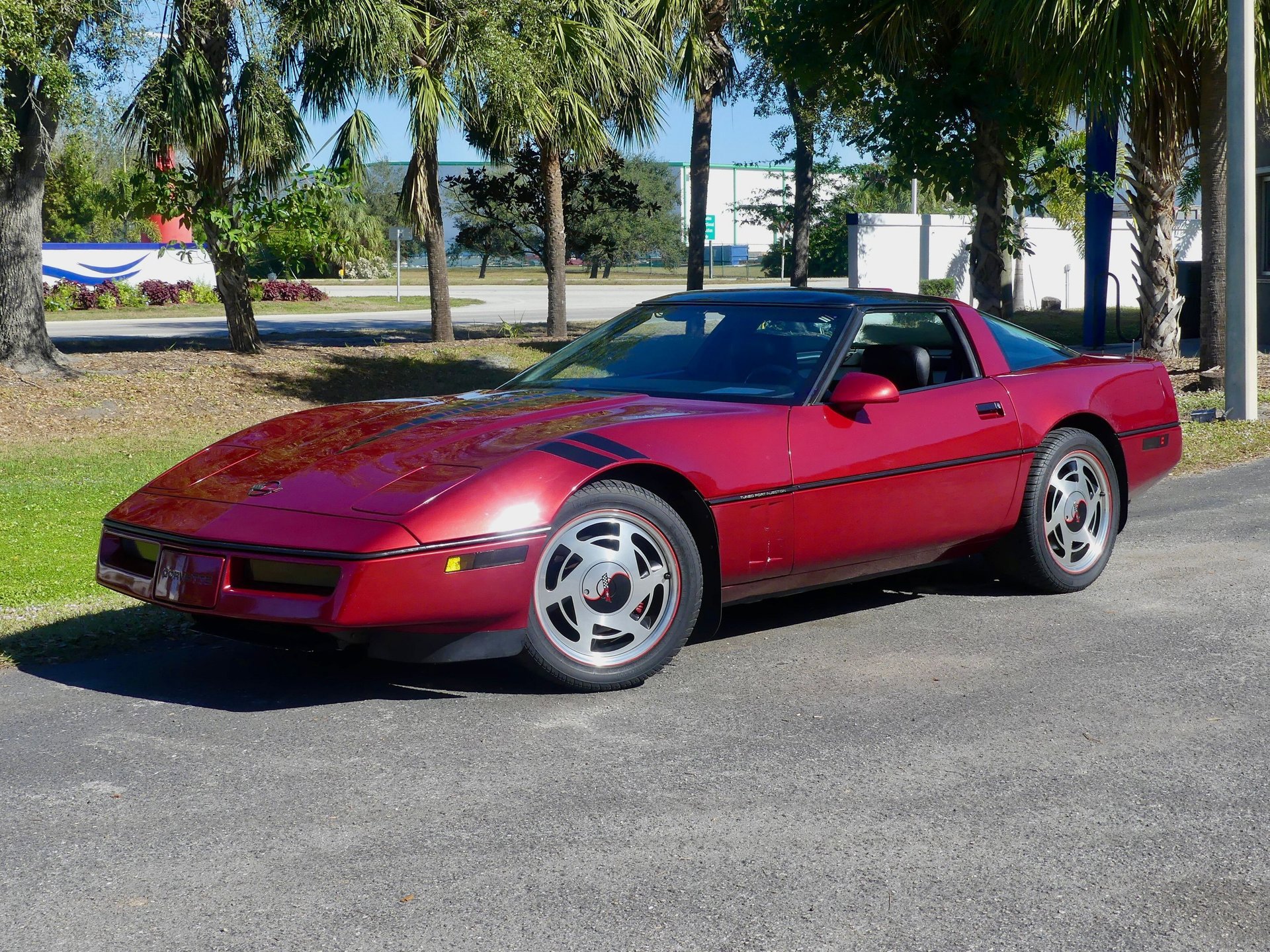 Used 1989 Chevrolet Corvette Coupe RWD image 9