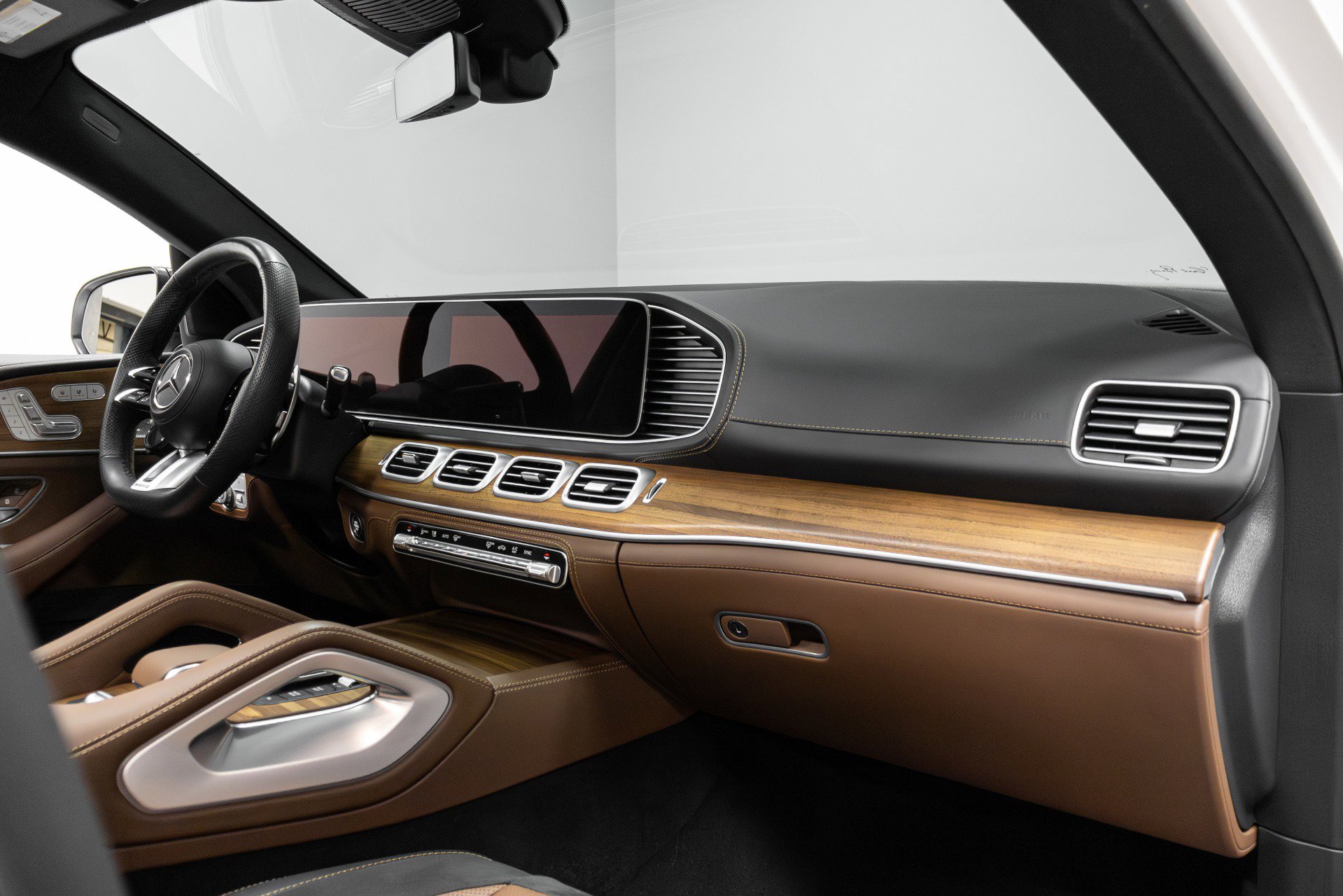 Used 2024 Mercedes-Benz GLE 53 AMG 4MATIC Coupe image 21