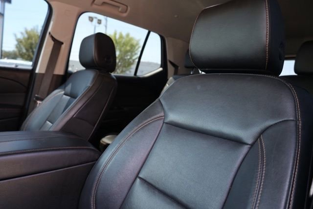 Used 2019 Chevrolet Traverse Premier w/ LPO, Blackout Package FWD image 21