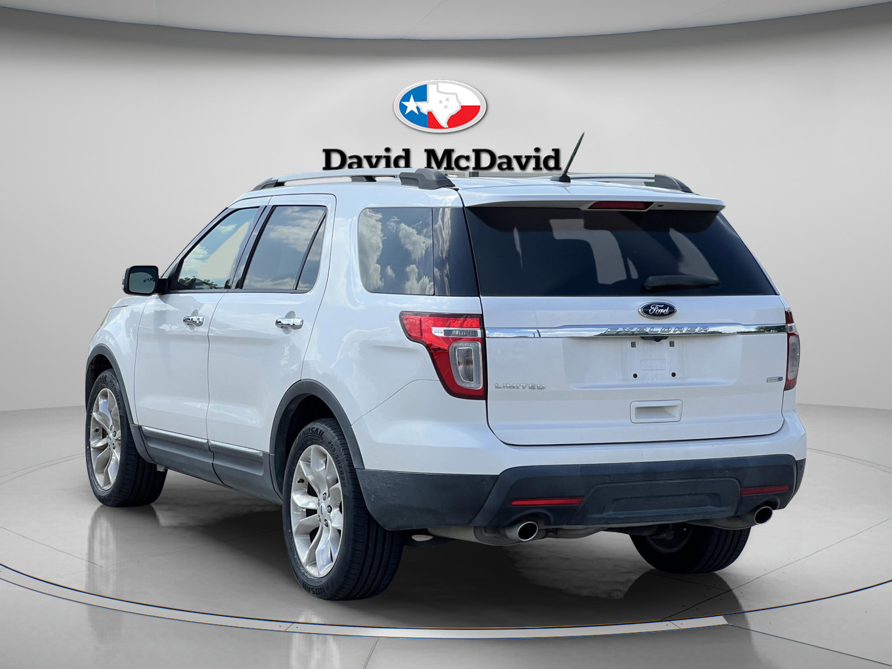 Used 2015 Ford Explorer Limited w/ Equipment Group 302A AWD/4WD image 10