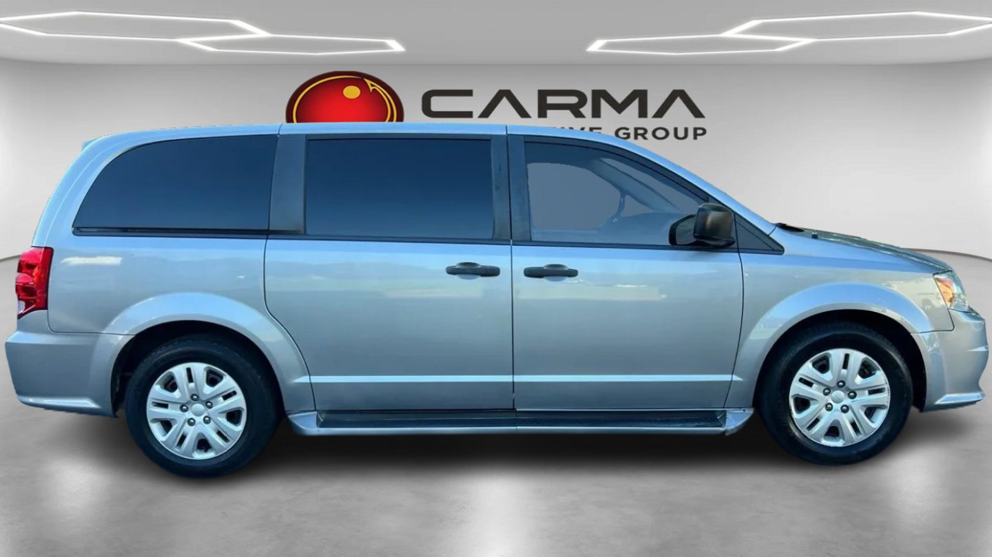 Used 2019 Dodge Grand Caravan SE w/ UConnect Hands-Free Group FWD image 6