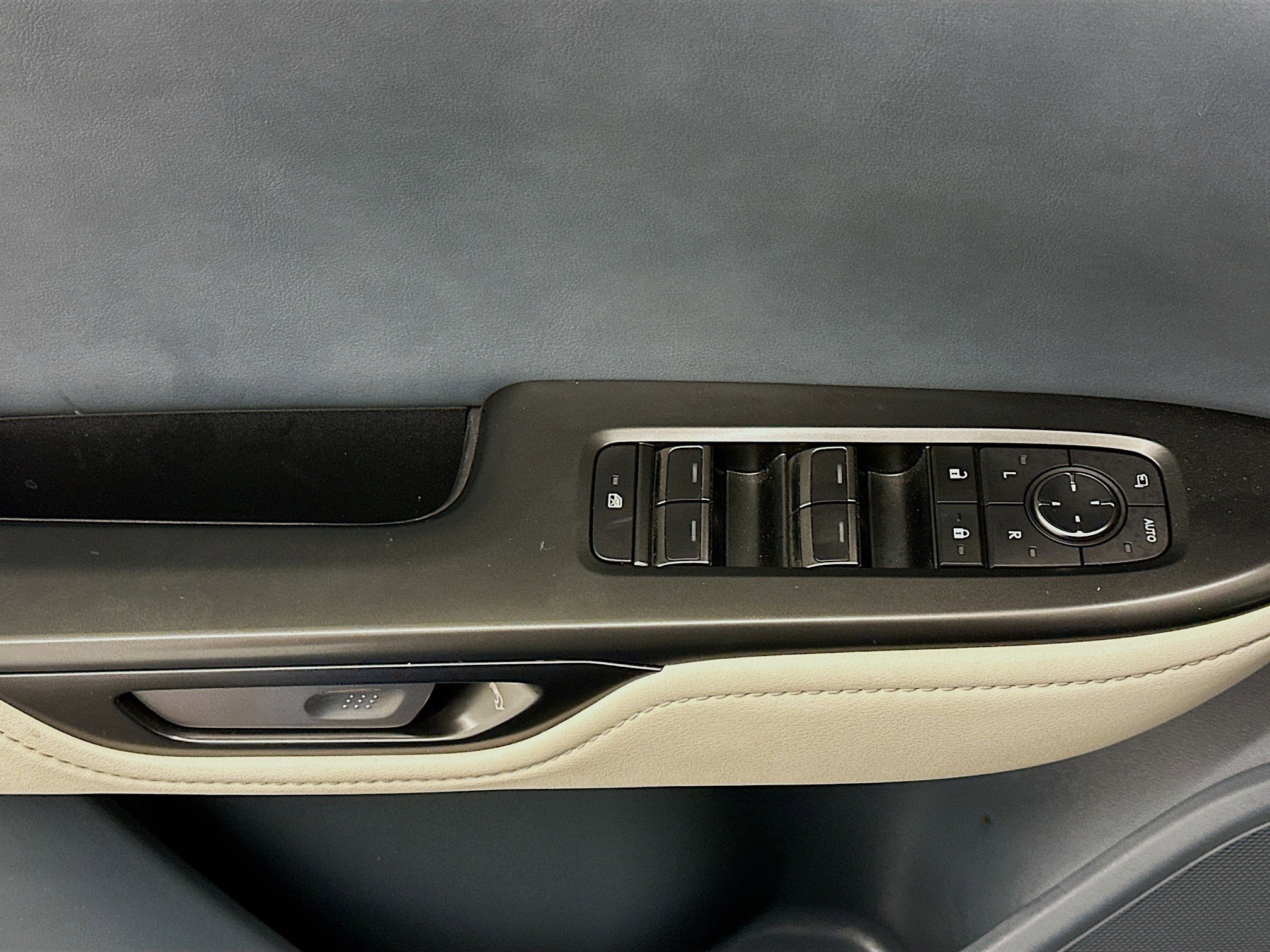 Used 2023 Lexus RZ 450e Premium w/ Technology Package image 15