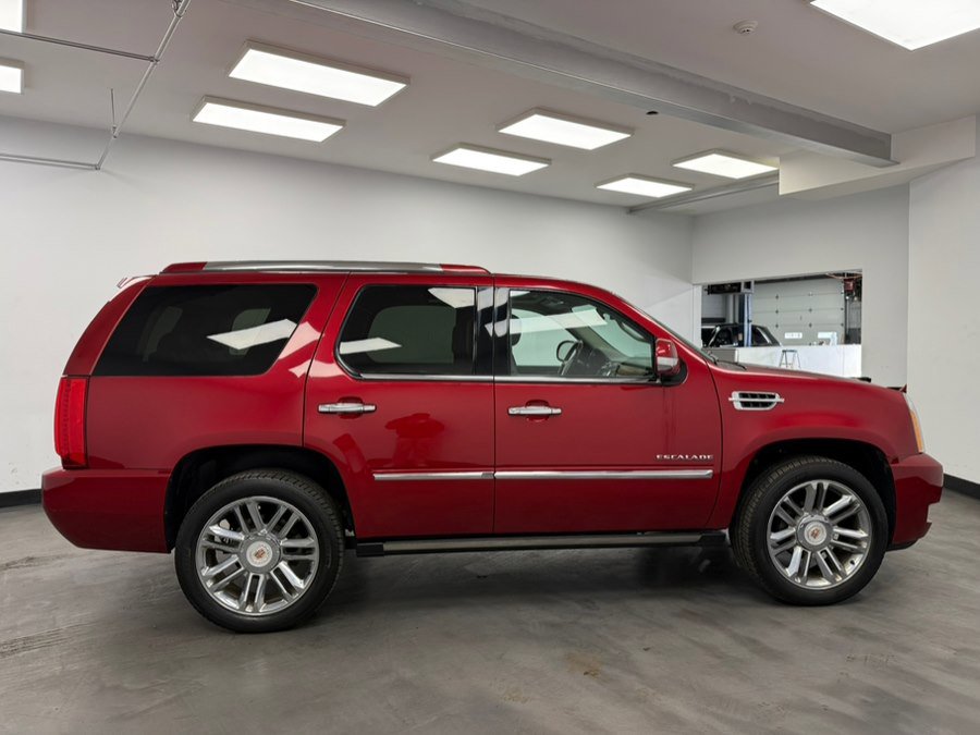 Used 2013 Cadillac Escalade Platinum AWD/4WD image 12