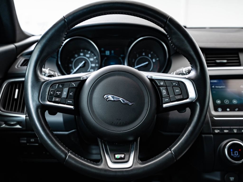 Used 2019 Jaguar E-PACE R-Dynamic SE image 41