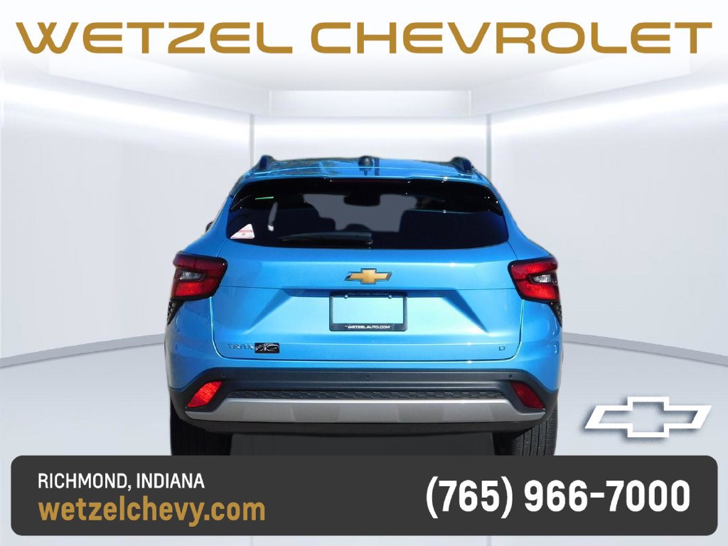 Used 2025 Chevrolet Trax LT w/ Driver Confidence Package FWD image 4