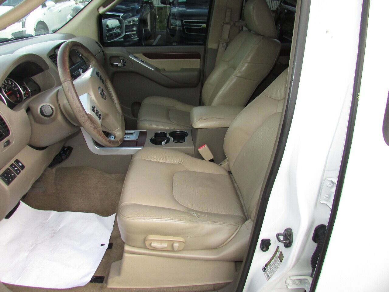 Used 2010 Nissan Pathfinder LE image 68