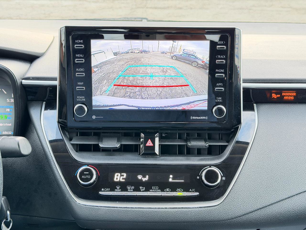 Used 2021 Toyota Corolla LE FWD image 19
