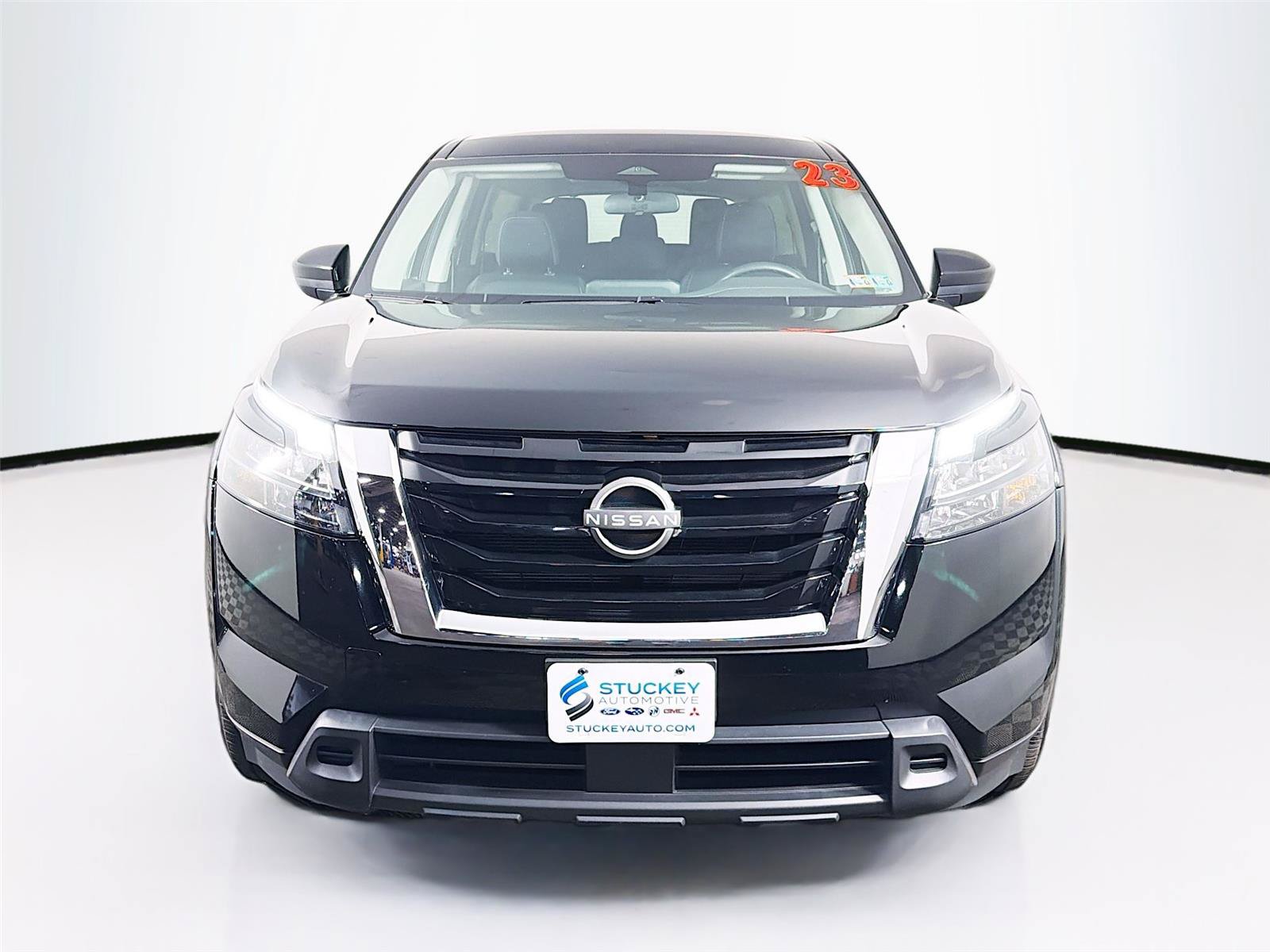 Used 2023 Nissan Pathfinder S AWD/4WD image 2