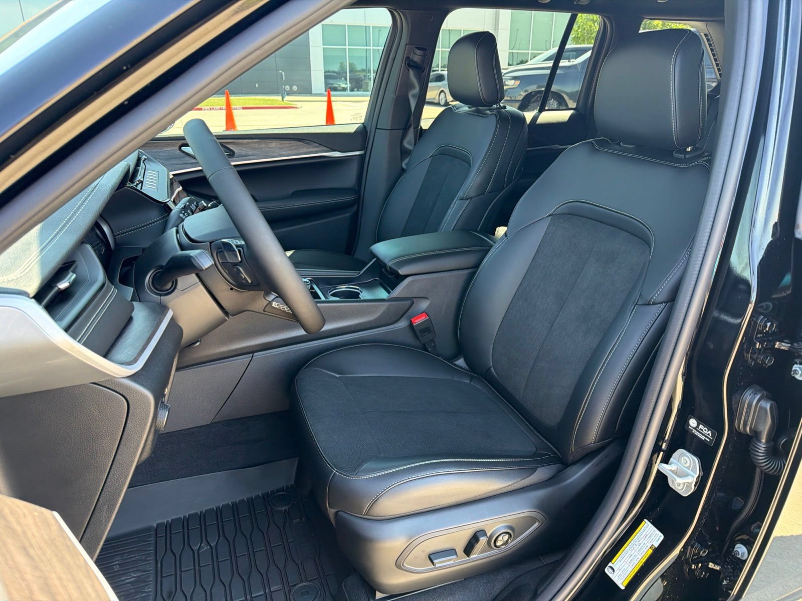 New 2026 Jeep Grand Cherokee Altitude AWD/4WD image 14