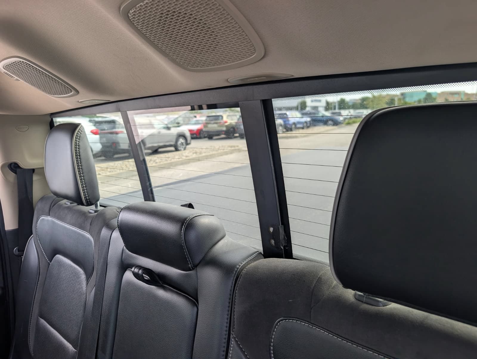 Used 2020 RAM 1500 Laramie AWD/4WD image 44