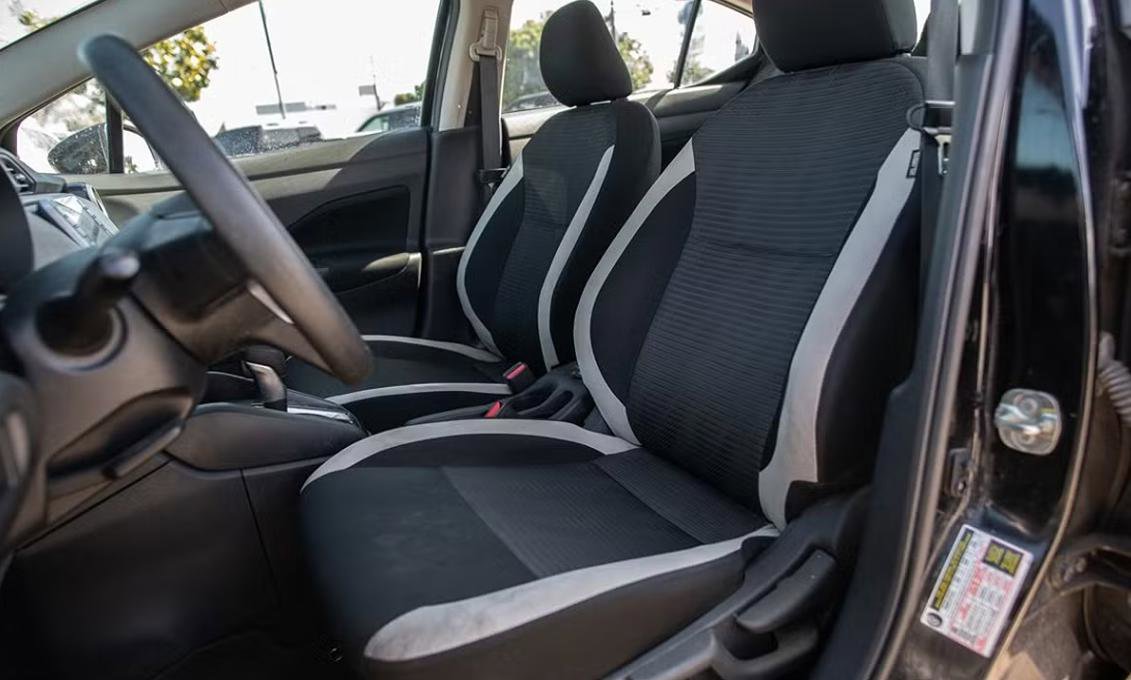 Used 2021 Nissan Versa SV image 13