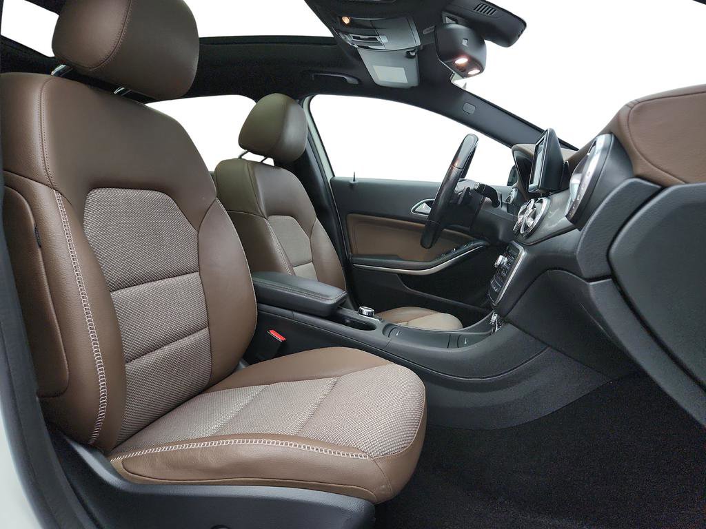Used 2015 Mercedes-Benz GLA 250 4MATIC image 24