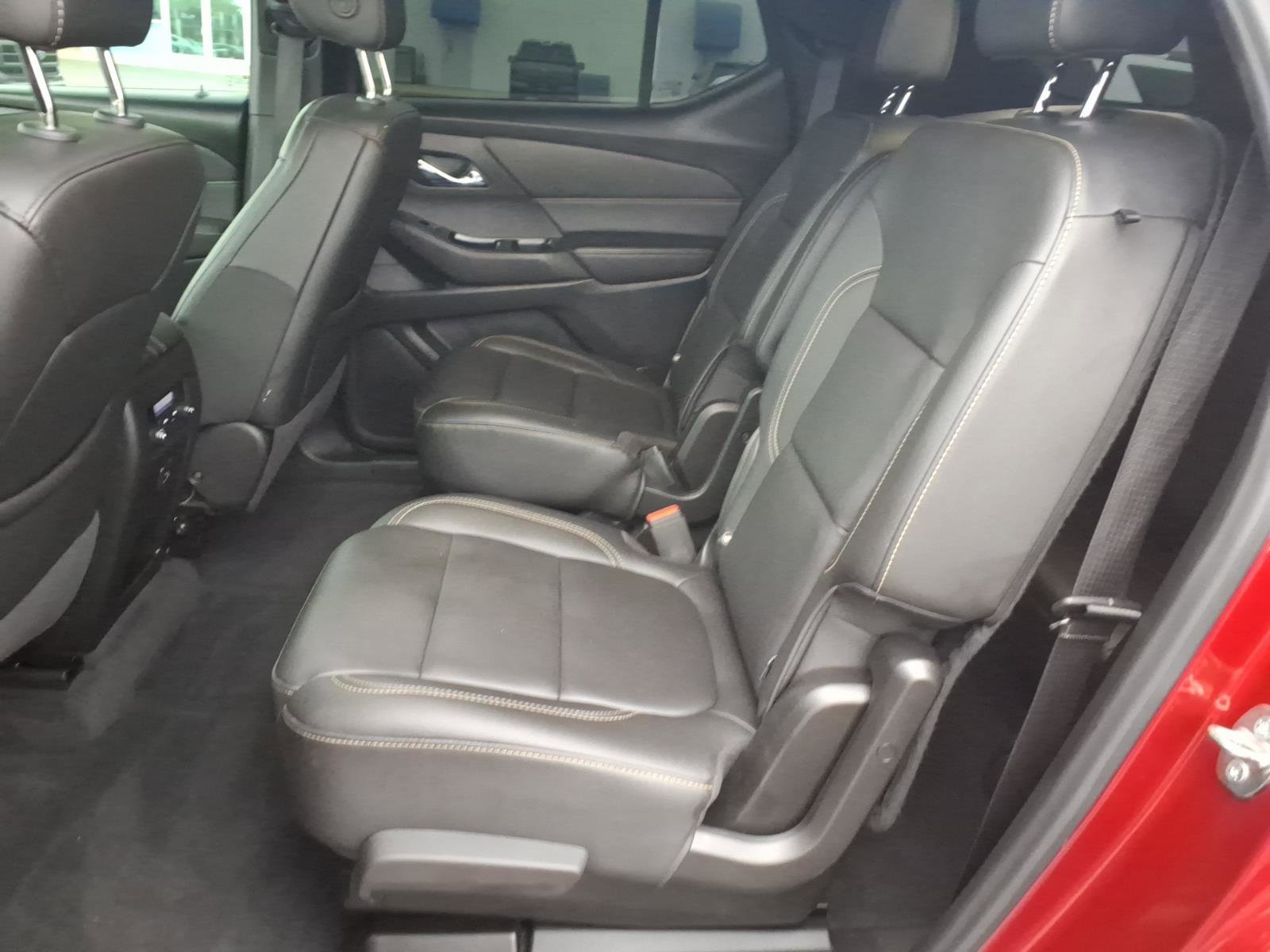 Used 2023 Chevrolet Traverse LT FWD image 10