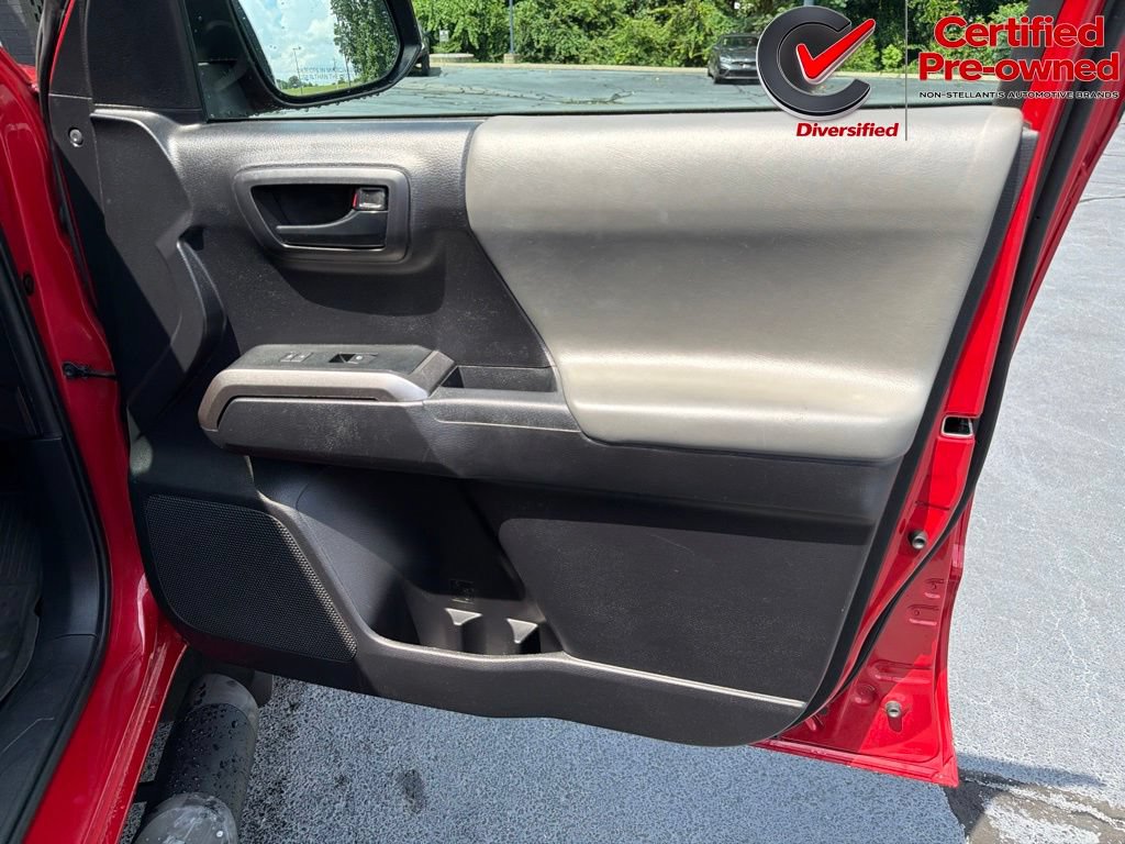 Used 2021 Toyota Tacoma SR5 RWD image 26