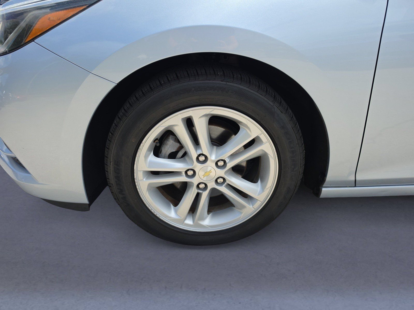 Used 2018 Chevrolet Cruze LT w/ Convenience Package FWD image 30
