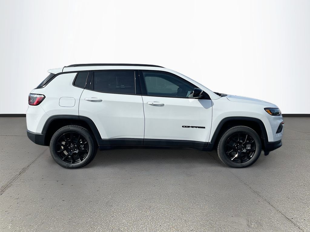 New 2026 Jeep Compass Latitude image 8