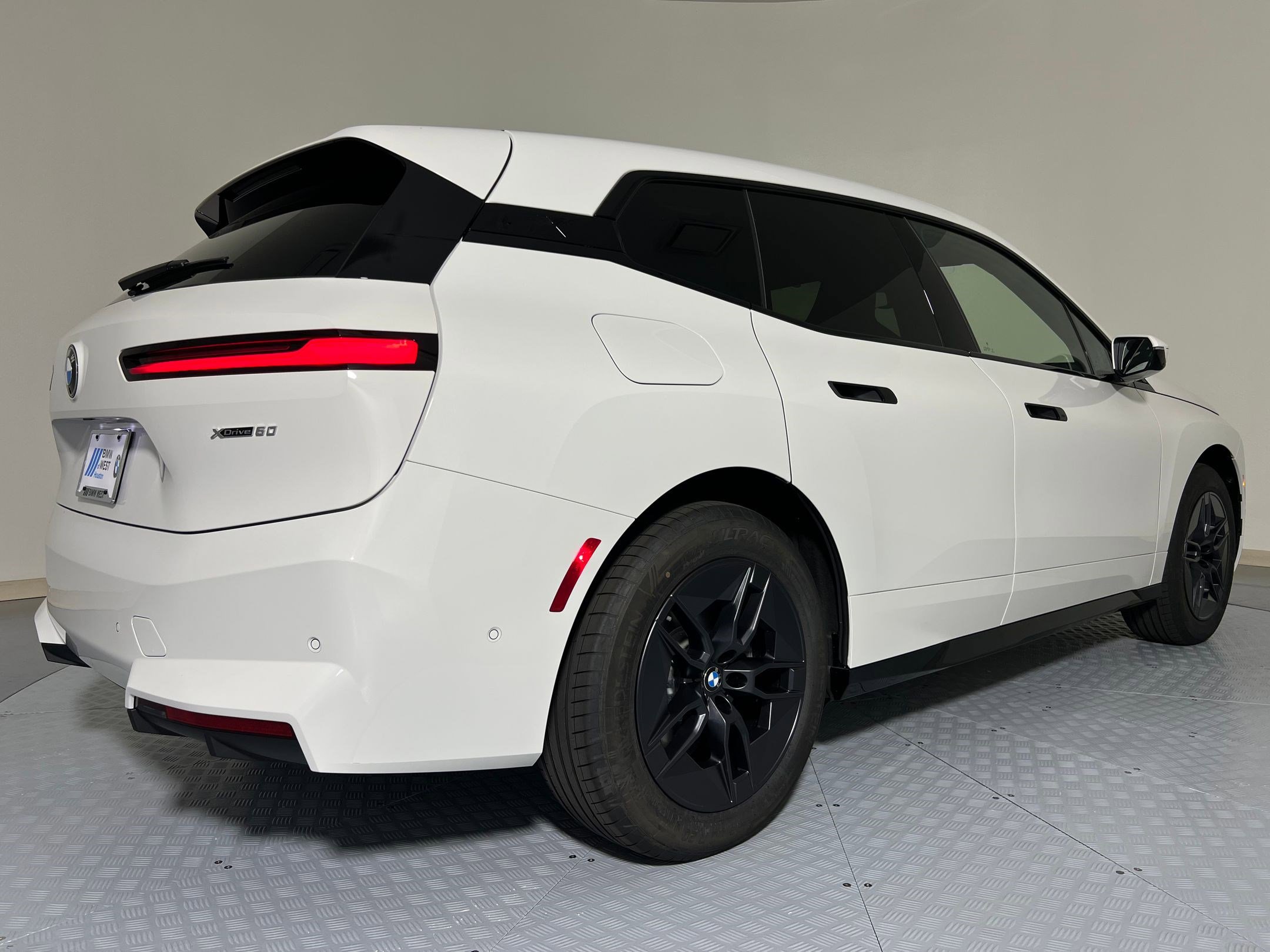 New 2026 BMW iX xDrive60 w/ Executive Package AWD/4WD image 9