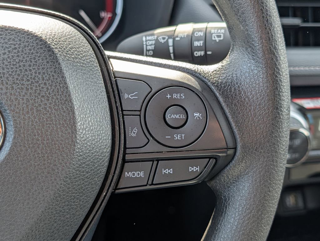 Used 2025 Toyota RAV4 XLE w/ Convenience Package image 39