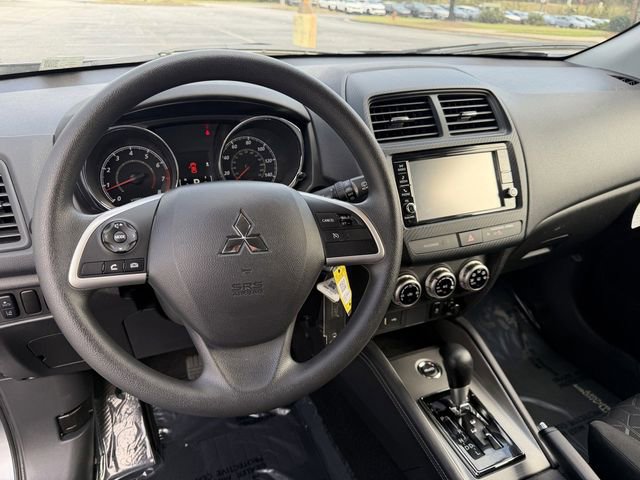 Used 2025 Mitsubishi Outlander Sport ES image 13