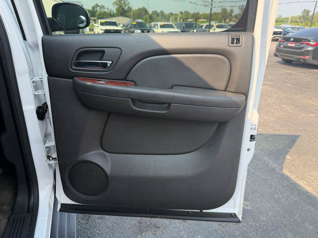 Used 2012 Chevrolet Suburban LT AWD/4WD image 22