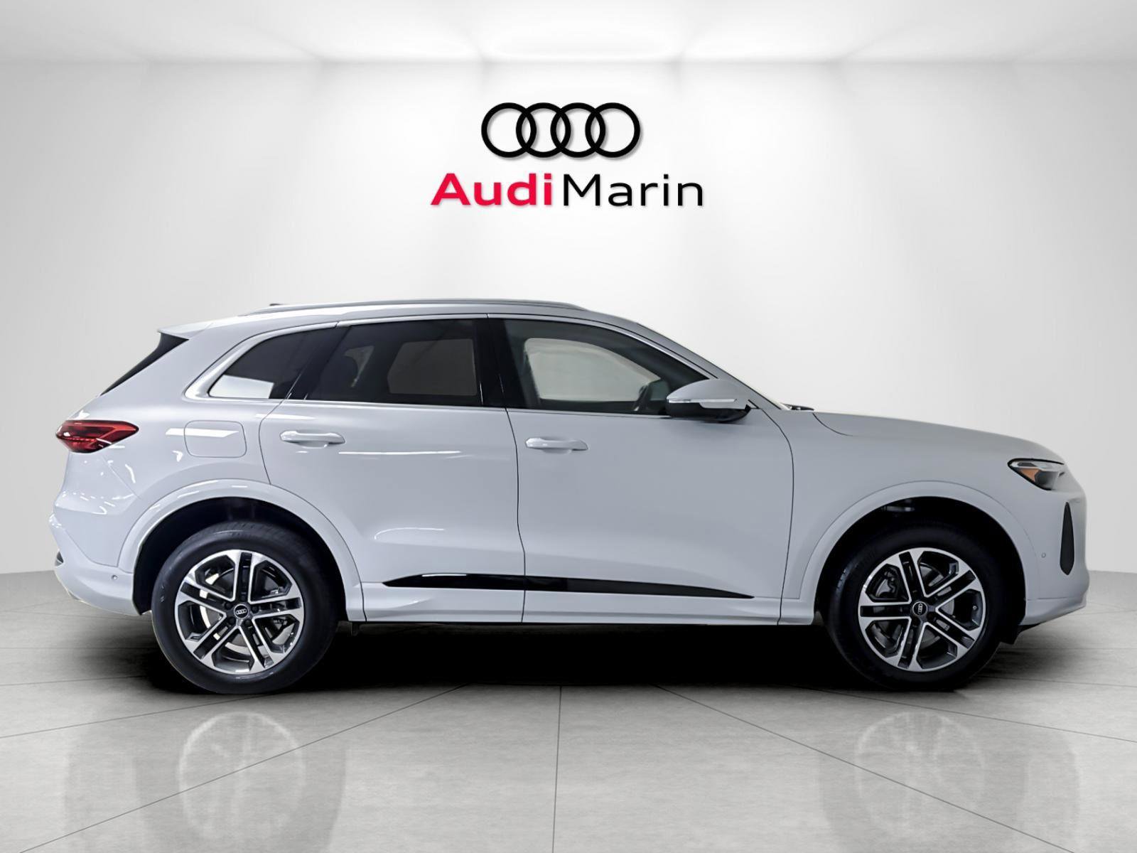 Certified 2025 Audi Q5 Premium w/ Convenience Package AWD/4WD image 6
