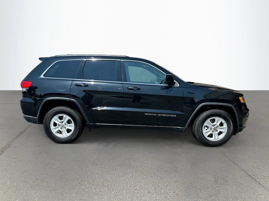 Used 2017 Jeep Grand Cherokee Laredo RWD image 3