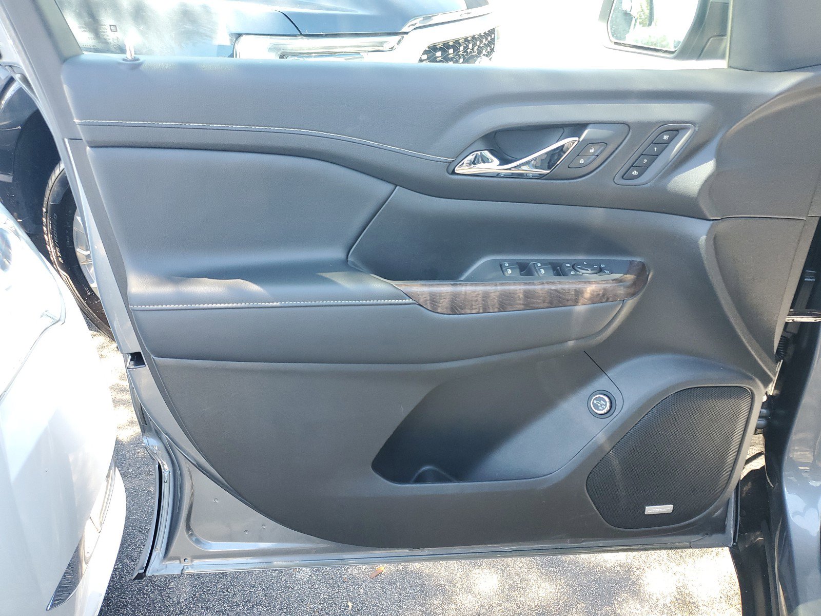 Used 2021 GMC Acadia Denali image 14