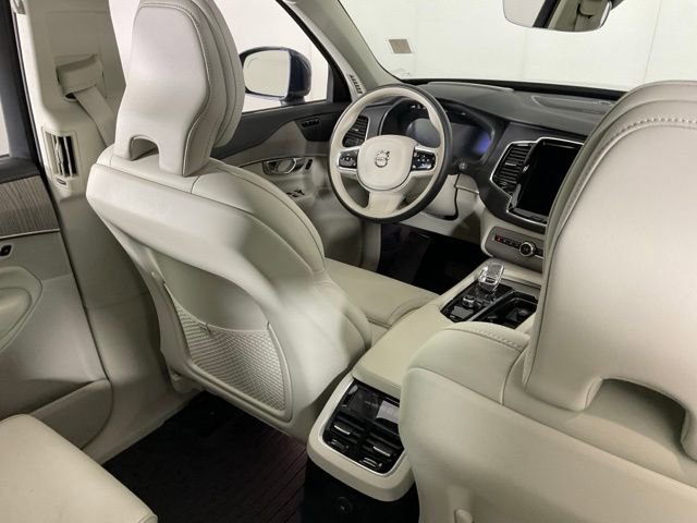 Certified 2024 Volvo XC90 T8 Ultimate w/ Protection Package Premier image 31
