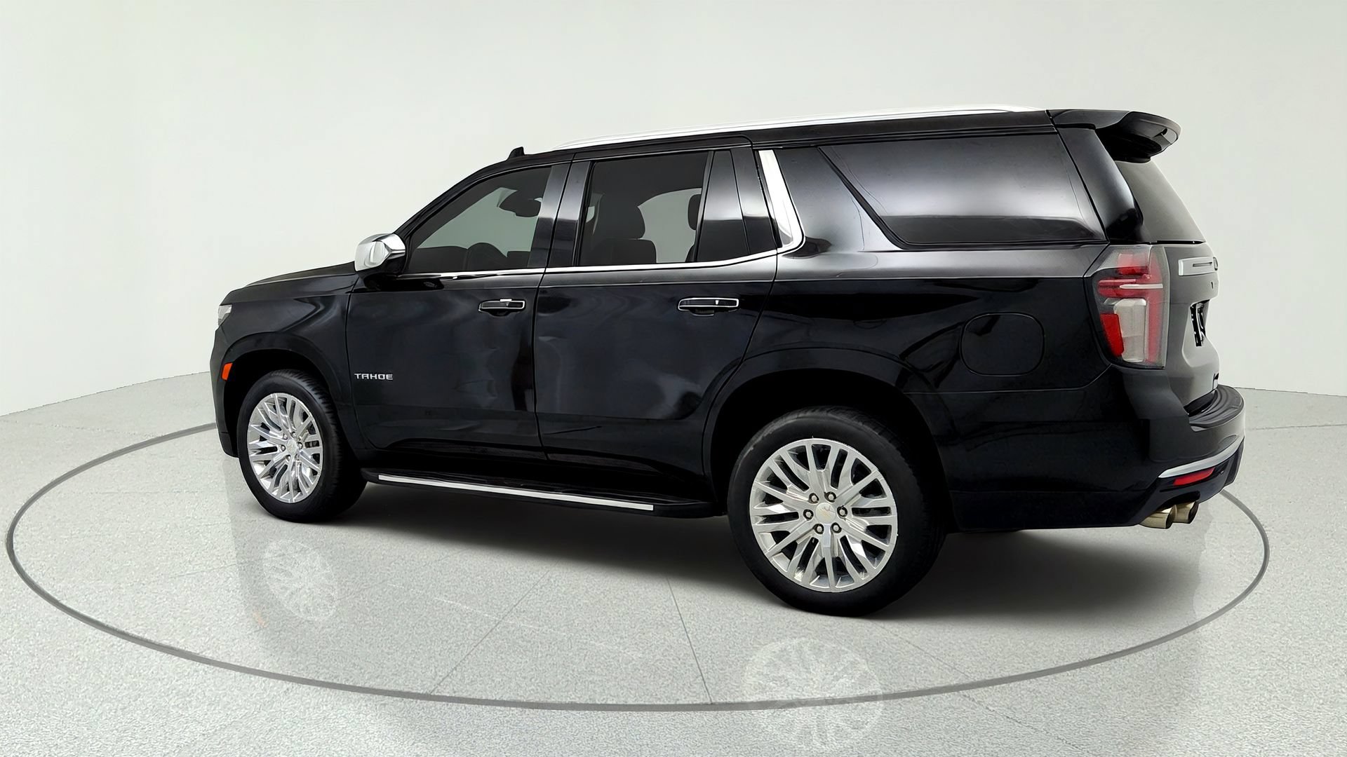 Certified 2023 Chevrolet Tahoe Premier AWD/4WD image 3