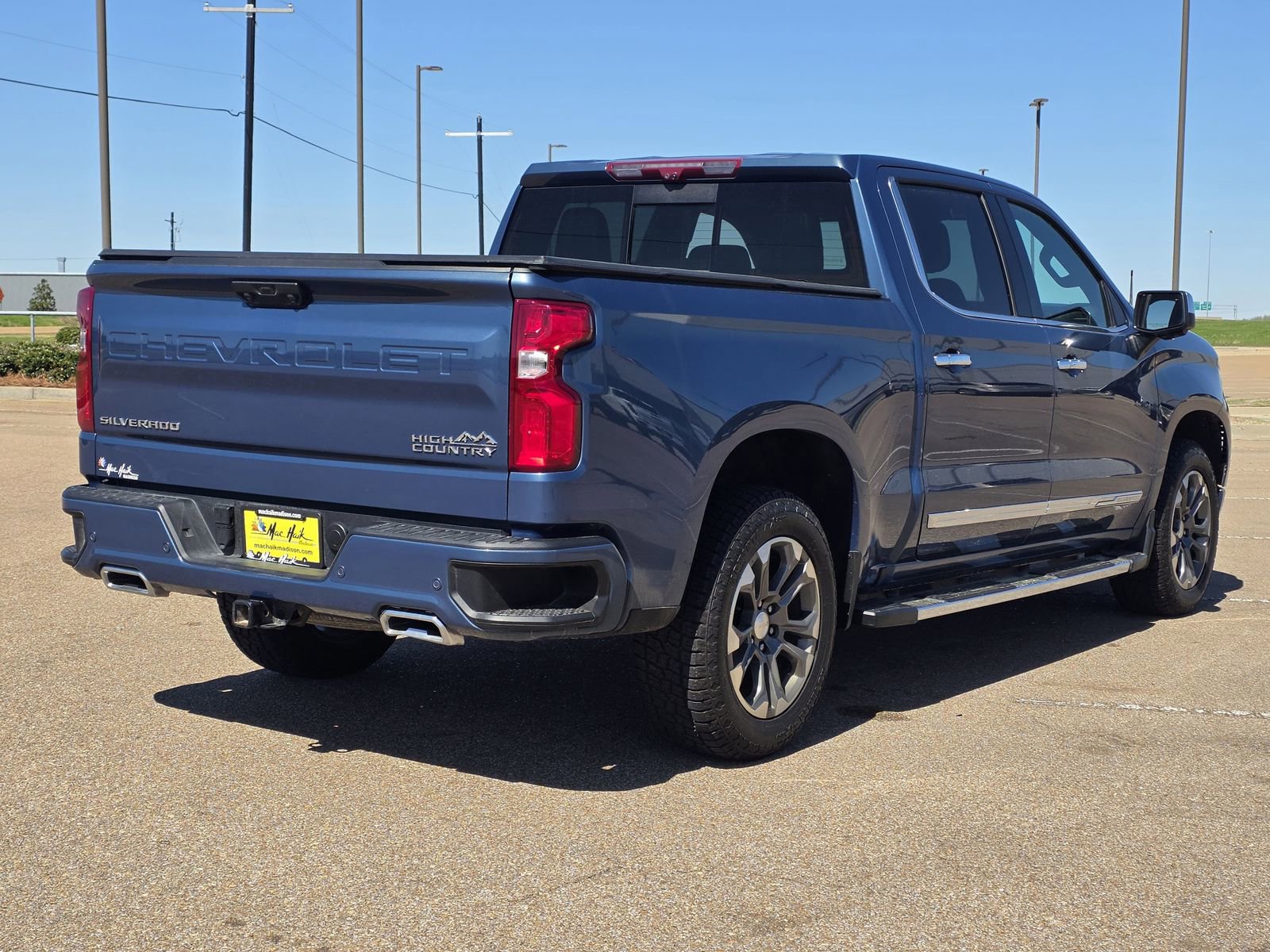 Used 2024 Chevrolet Silverado 1500 High Country w/ Technology Package image 5