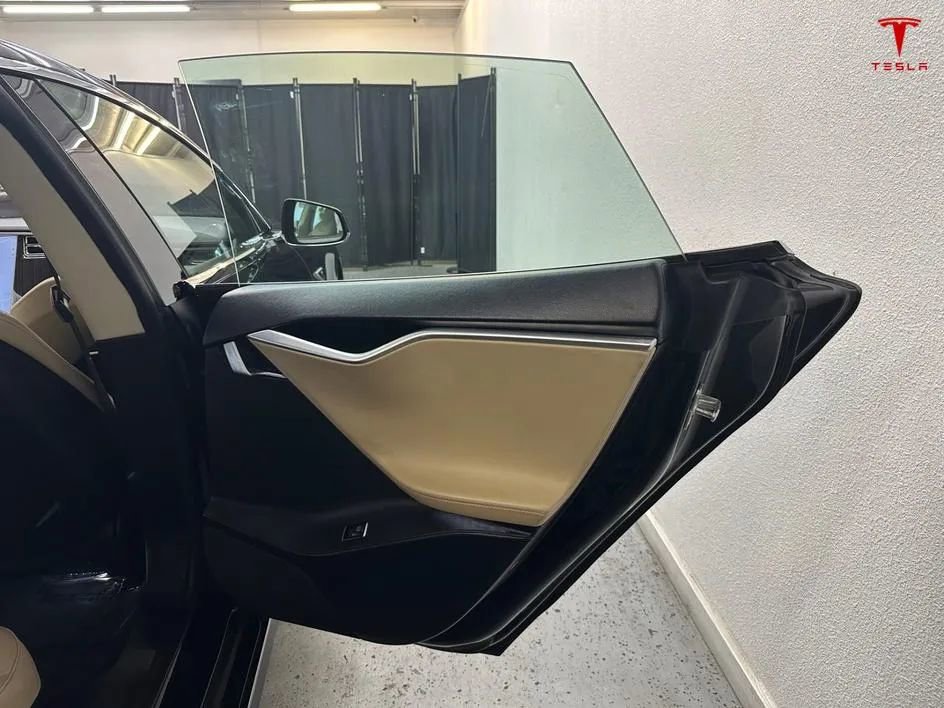 Used 2013 Tesla Model S RWD image 16