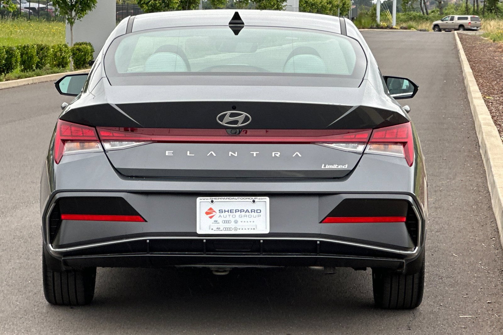 New 2026 Hyundai Elantra Limited FWD image 4