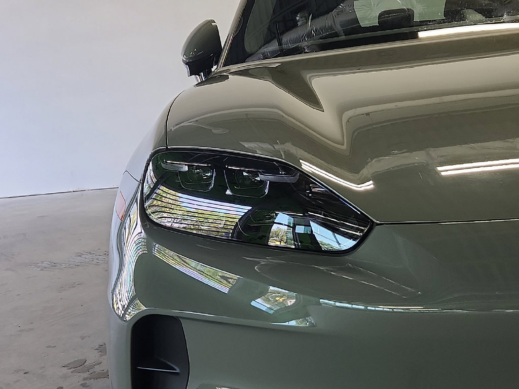 New 2026 Porsche Cayenne Electric AWD/4WD image 9