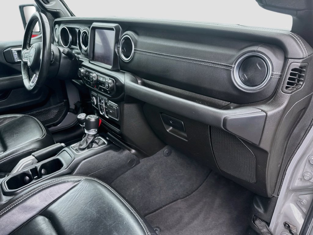 Used 2022 Jeep Wrangler Unlimited Sahara AWD/4WD image 34