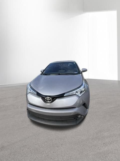 Used 2018 Toyota C-HR XLE FWD image 4