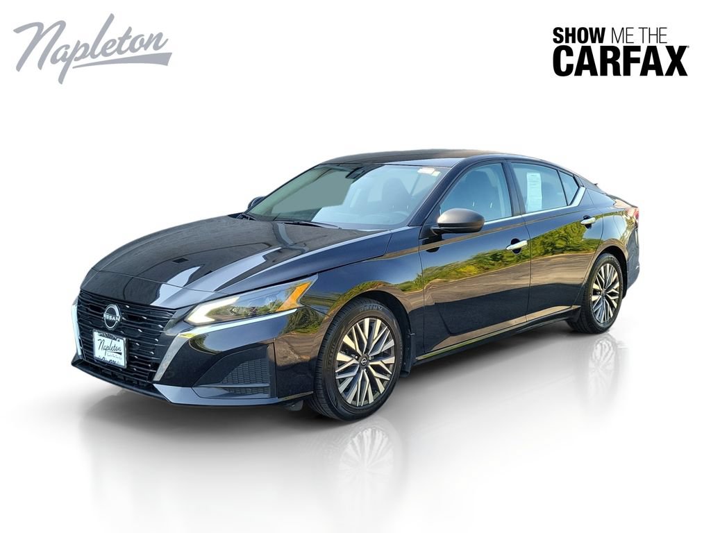 Used 2024 Nissan Altima 2.5 SV FWD image 1