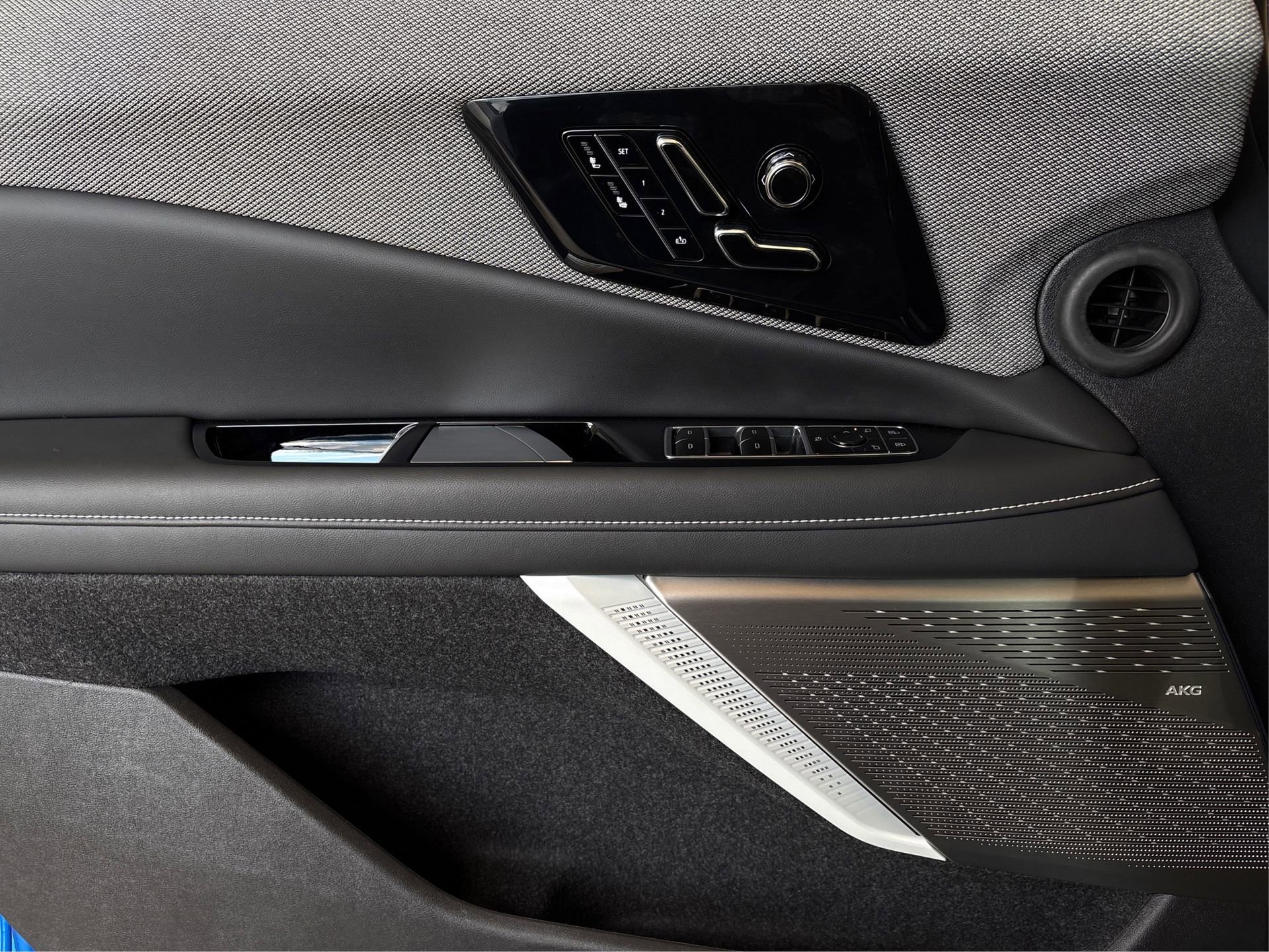 New 2026 Cadillac Optiq Luxury 1 image 21